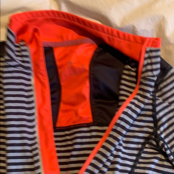 MPG running pullover - Picture 2 of 3